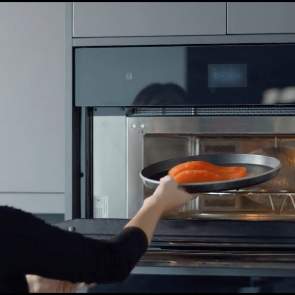 What is a convection microwave oven?