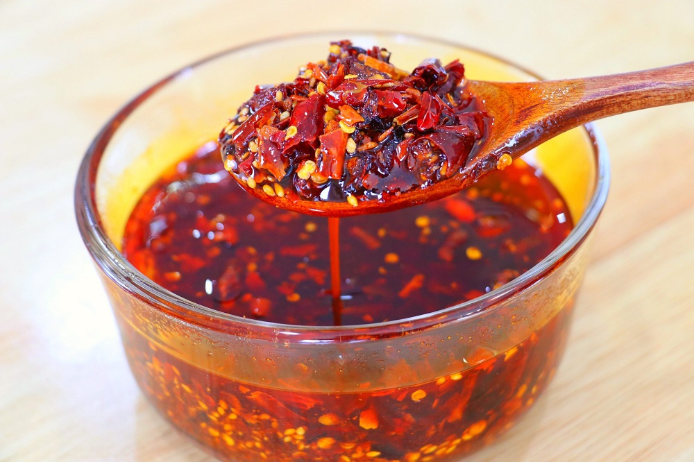 Chili crisp oil